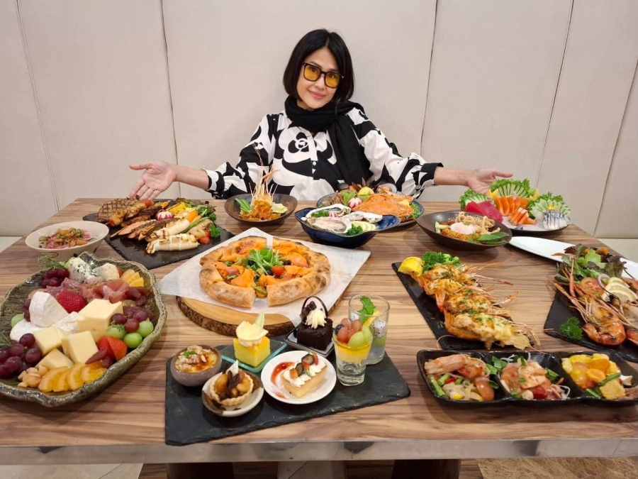 Seafood lovers can’t miss this! Indulge in fresh seafood, seafood on ice, grilled dishes, and a variety of desserts—all in one meal at The Berkeley Dining Room, The Berkeley Hotel Pratunam.